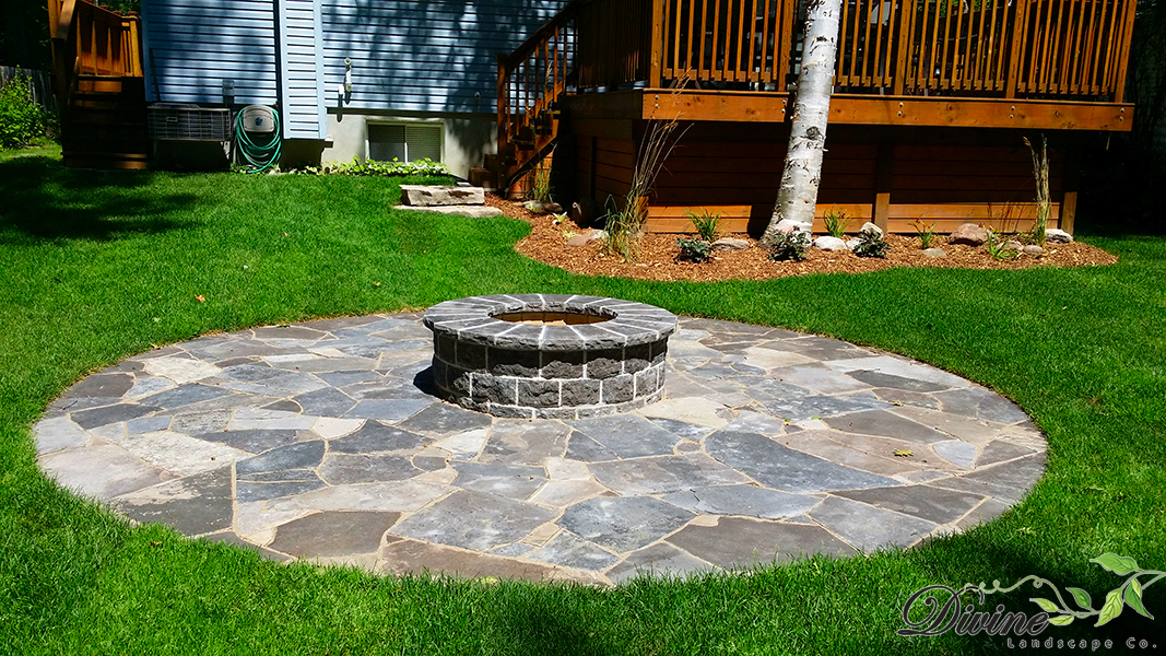 Tiny, ON - Random flagstone patio