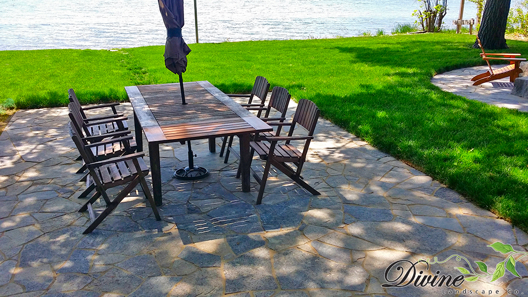 Tiny, ON - Random flagstone patio